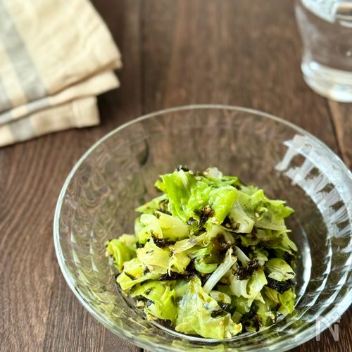 材料ふたつで副菜！《キャベツの韓国海苔和え》