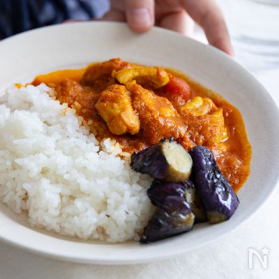 トマトたっぷり◎簡単スパイスチキンカレー【カレー粉だけ！】