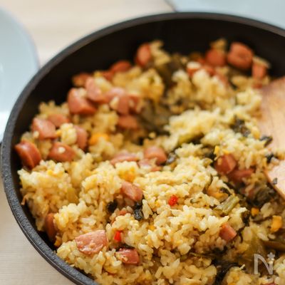 こういうのもいいよね。高菜とソーセージの炒飯