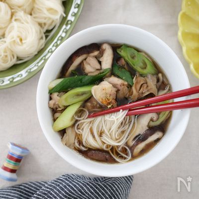 鶏ときのこのつけそうめん