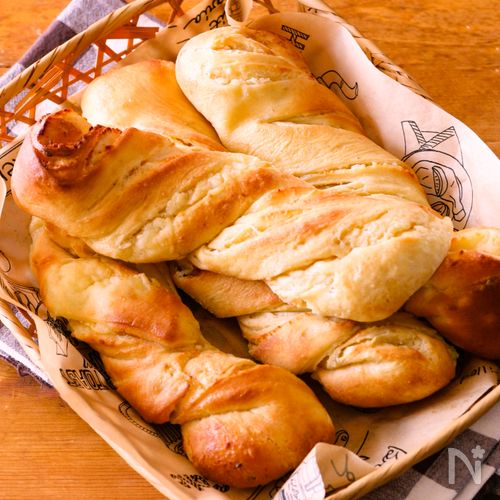 ふわふわ軽い♡ホケミで作るバタースティックパン