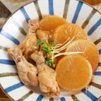 ～旨味たっぷり～箸でほぐれる手羽元と大根のオイスター煮