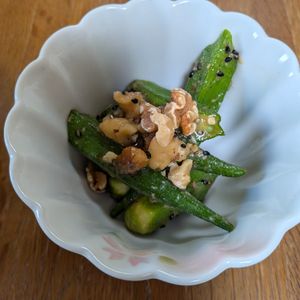 れいかの作ってみた!投稿(オクラのくるみ黒ごま和え)