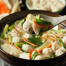 鶏団子の作り方、ナンコツ入のコリコリ鶏団子鍋