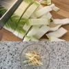 白菜と蒸し鶏のラーパーツァイ【中華風♪ご飯のお供に】の工程1