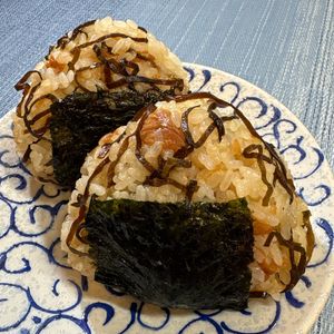 楽ラク手抜キッチン🐶🐾の作ってみた!投稿(おにぎり1位(独断)✨梅塩昆布の韓国のり巻きおにぎり😋🍙)