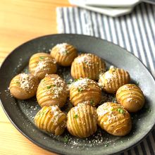 小じゃがで作るアンチョビバターのハッセルバックポテト
