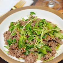 【牛肉とクレソンのサラダ】ワインに◎おもてなしにもぴったり♡