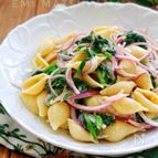 ＊ほうれん草と紫玉ねぎとパスタのツナサラダ＊
