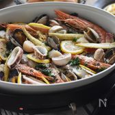 フレッシュパセリと魚介のオイル蒸し。