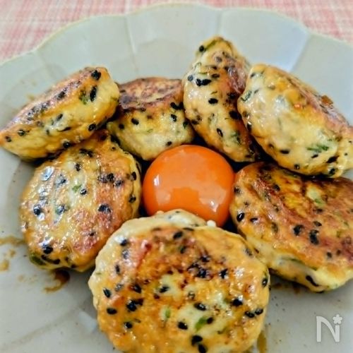 【豆腐と黒ごまのふわふわつくね】ヘルシーでたんぱく質たっぷり