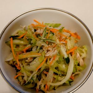にゃんこさん🐱の作ってみた!投稿(ささみとシャキシャキ野菜の梅だれ和え)
