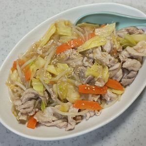 ひろりぃの作ってみた!投稿(【レンジだけ！】豚肉と野菜のとろみあんかけ)