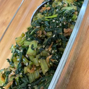 はちみつぱふぇの作ってみた!投稿(【春野菜】かぶの葉と桜えびのふりかけ)