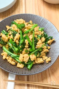 【菜の花と卵の炒め物】春を味わう！