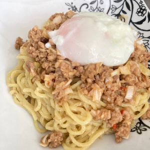 すみれの作ってみた!投稿(【旨辛肉みそ冷やしラーメン】肉味噌も卵もレンジでラク！早い！)