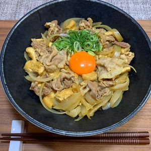 楽ラク手抜キッチン🐶🐾の作ってみた!投稿(レンチンで10分【豚こまの味噌カレーうどん】)