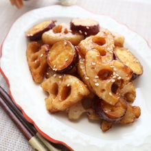 サクッとデパ地下の味♪蓮根とさつま芋の甘酢炒め