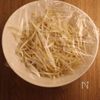 【業務スーパー】1食30円以下!海藻サラダともやしのナムルの工程1
