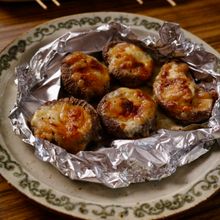 椎茸のにんにく麹マヨチーズ焼き