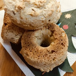 肉球フニフニの作ってみた!投稿(卵不使用！材料3つ！
バナナと豆腐のもっちり焼きドーナツ)