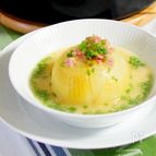 丸ごと玉ねぎのスープ煮　白味噌パルミジャーノ味