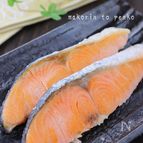裏ワザで劇的ふっくら！時間が経っても固くならない塩鮭の焼き方