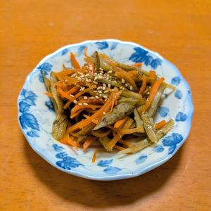 ゆきまる🐬🫧の作ってみた!投稿(調味料たったの3つ！簡単きんぴらごぼう♪お弁当に◎)