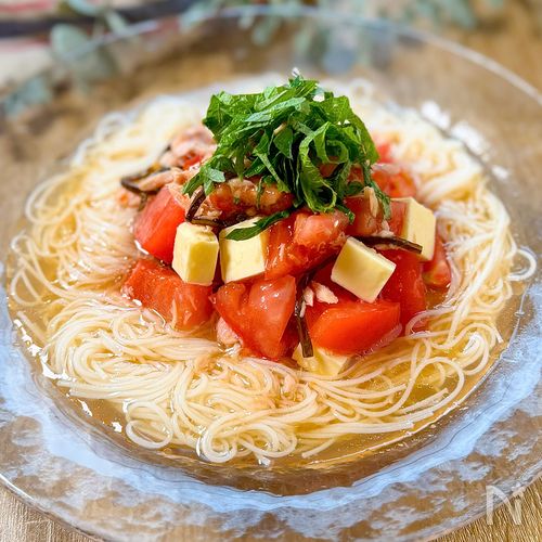 一度食べたら絶対ハマる！【トマトとチーズの和風そうめん】