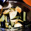 豚こま肉はこう使う『カリカリ豚こまと茄子のおろしがけ』の工程2