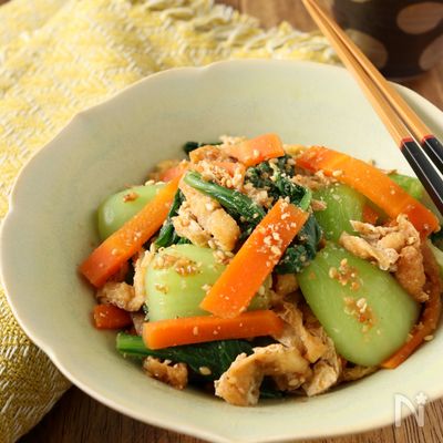 青梗菜と人参と油揚げの胡麻和え