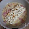 ワンパン10分♪カルボ風うどん!別茹で不要の工程2