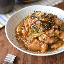 塩昆布とめんつゆで鶏もも白菜炒め