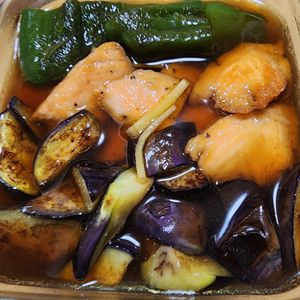 ナムディの作ってみた!投稿(【鮭となすの焼き浸し】つゆが染みておいしい！作り置きにも◎)
