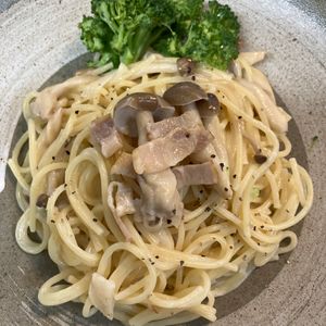 (・∀・)コロンの作ってみた!投稿(【ワンパン！きのことベーコンのレモンクリームパスタ】絶品！)