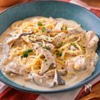 【チキンときのこのワンパンクリームパスタ】お手軽！牛乳で作る