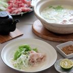 ネギ豚レタスの豆乳しゃぶしゃぶ鍋。