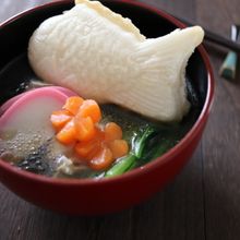 関東風お雑煮〜鯛型のお餅添え