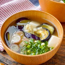 夏の献立に♪暑い日に食べたい！【香味野菜と茄子のお味噌汁】