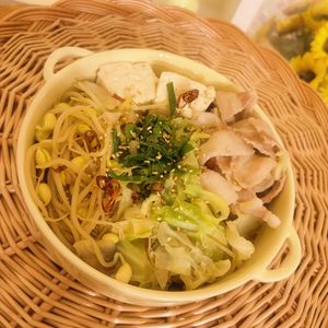 タツノオトシゴの作ってみた!投稿(【豚バラキャベツのもつ鍋風】焦がし醤油香る♬鍋の〆は辛麺風♡)