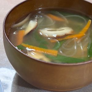 えみりんの作ってみた!投稿(デトックスしたい日に♪野菜の旨味たっぷり春雨スープ)