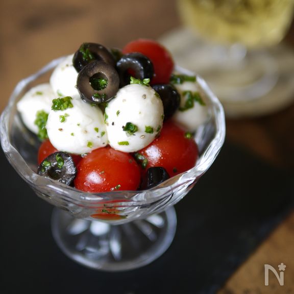 簡単｜お手軽｜お洒落なおつまみ｜【カクテルカプレーゼ】