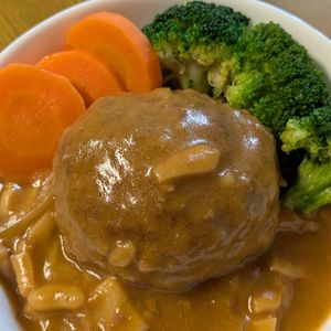 かめちゃん🐢の作ってみた!投稿(【煮込みハンバーグ】我が家一番人気おかず♡小さめ簡単Ver.)