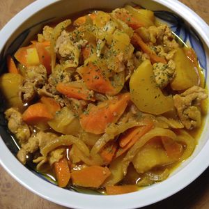 ももの作ってみた!投稿(【カレー肉じゃが】ご飯との相性抜群！やみつきおかず)