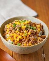 【子供爆食♡︎とうもろこしの味噌バタそぼろ丼】爆速レシピ♩