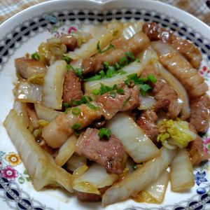 コスモスの作ってみた!投稿(白菜消費✨豚バラと白菜の相性抜群✨あまから和風炒め😘🍺)
