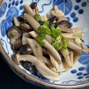 ゆっこの作ってみた!投稿(【レンチン３分🍄】しめじの旨塩ナムル)