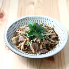 豚肉とごぼうのしょうゆ蒸し
