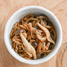 簡単！作り置きに♪切り干し大根としめじの煮物