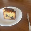 こむぎの作ってみた!投稿(焼くまで5分・簡単混ぜるだけ！チョコバナナといちごのケーキ)